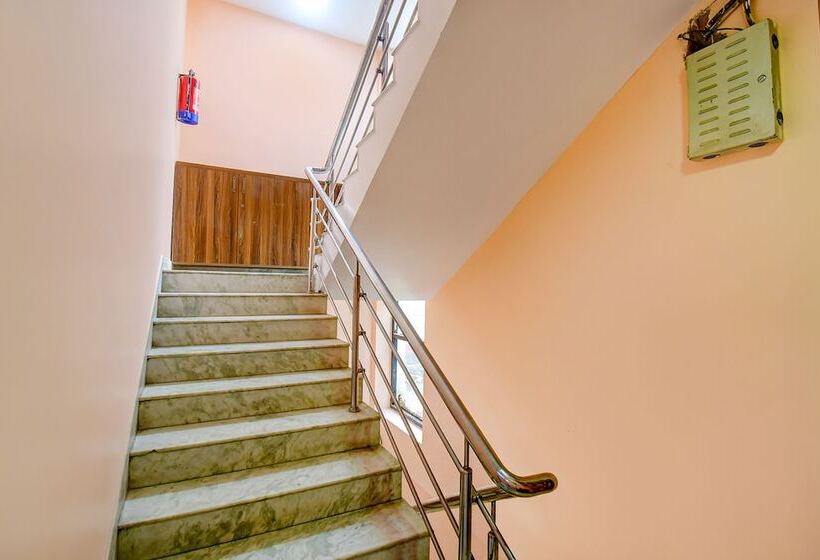 酒店 Super Collection O Park Circus Formerly Imperio