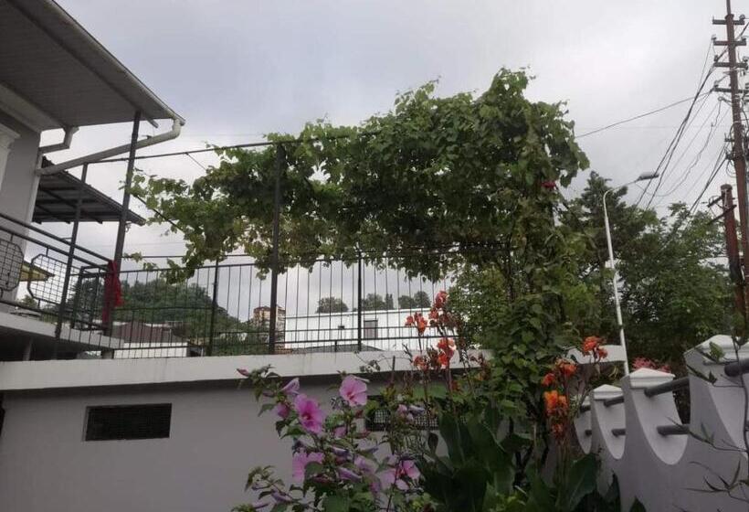 پانسیون Naziti House