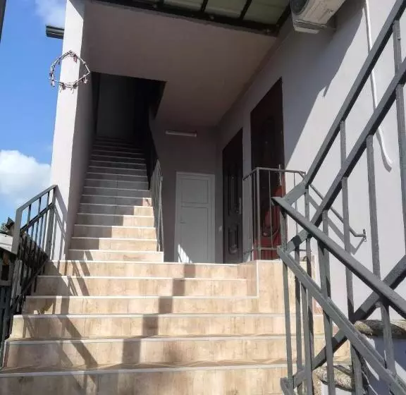 پانسیون Naziti House