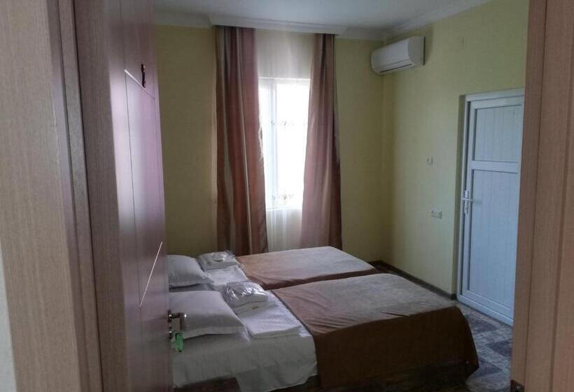 پانسیون Naziti House