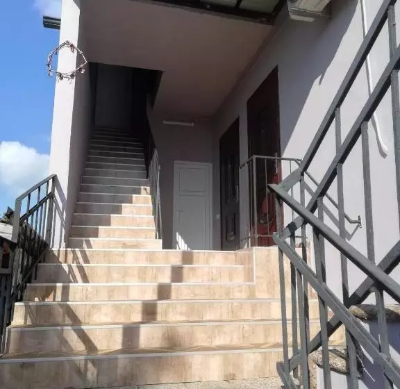 پانسیون Naziti House