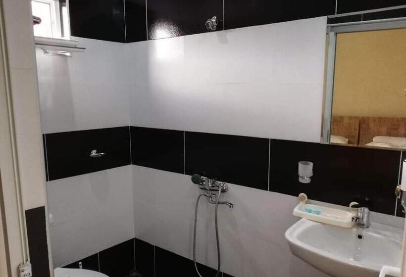 پانسیون Naziti House