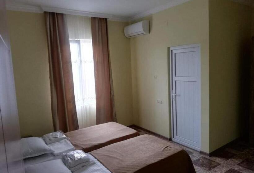 پانسیون Naziti House