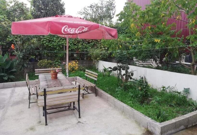 پانسیون Naziti House