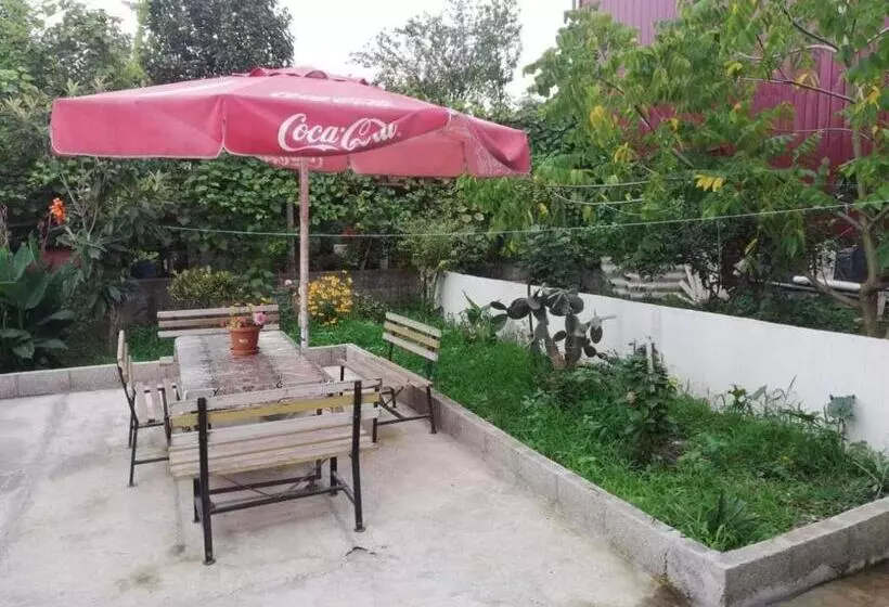 پانسیون Naziti House
