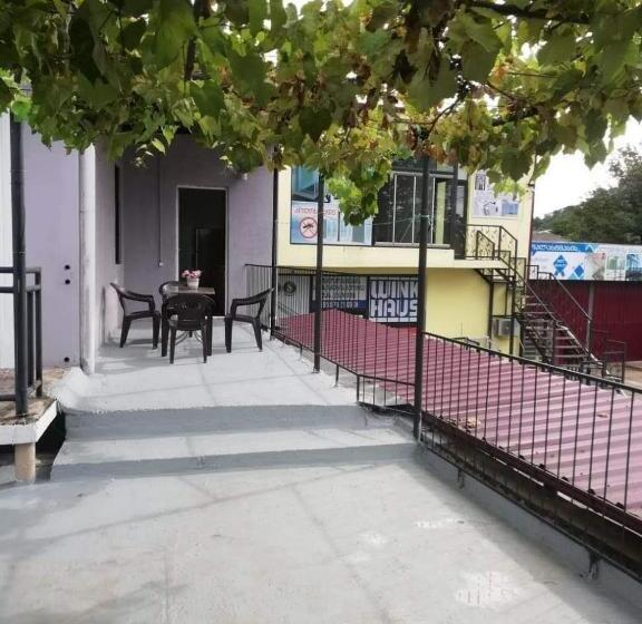 پانسیون Naziti House