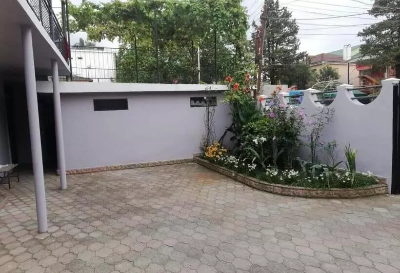 پانسیون Naziti House