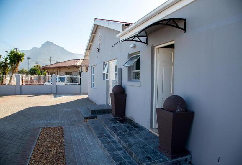 פנסיון Annex Lodge & Spa