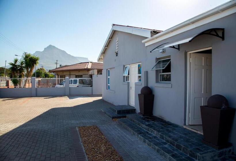 פנסיון Annex Lodge & Spa