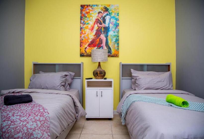 פנסיון Annex Lodge & Spa