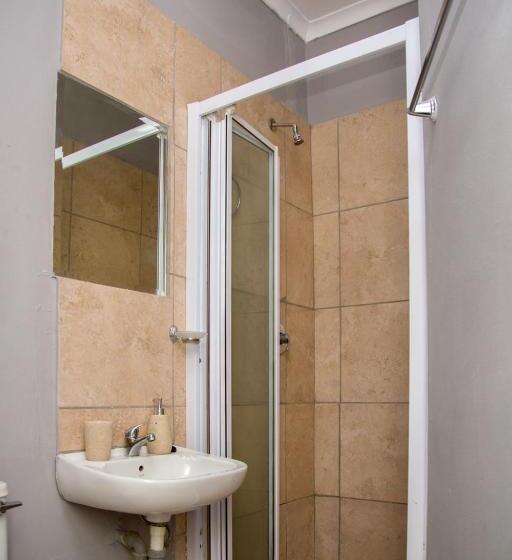 פנסיון Annex Lodge & Spa