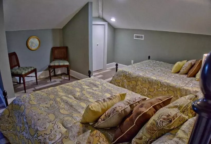 ベッドアンドブレックファースト Beautiful 6 Bed, 5 Bath Historic Savannah Home