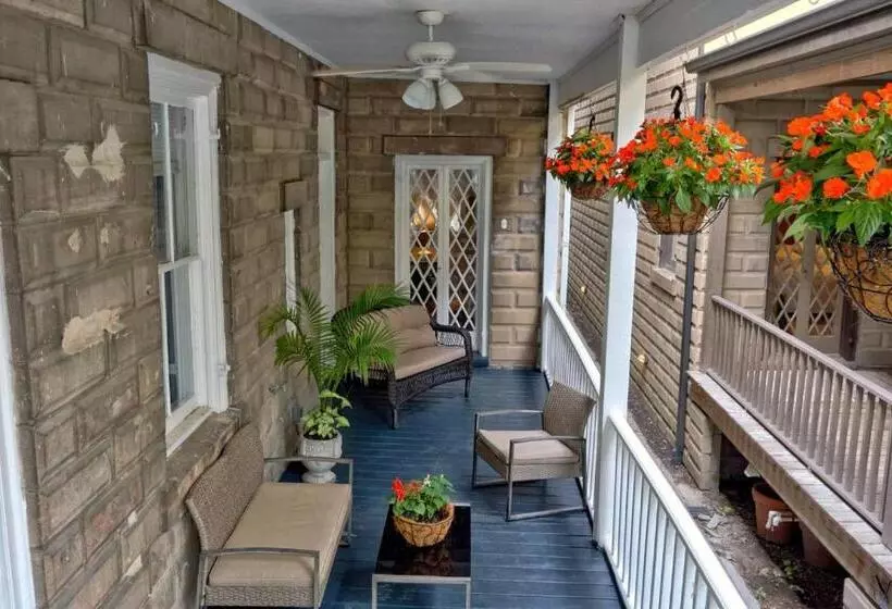 ベッドアンドブレックファースト Beautiful 6 Bed, 5 Bath Historic Savannah Home