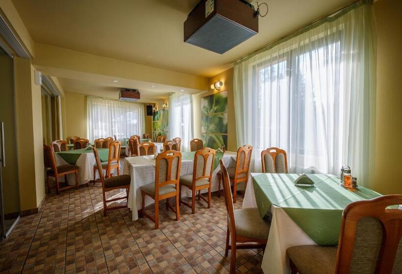 ホテル Eden 1 & Eden 2