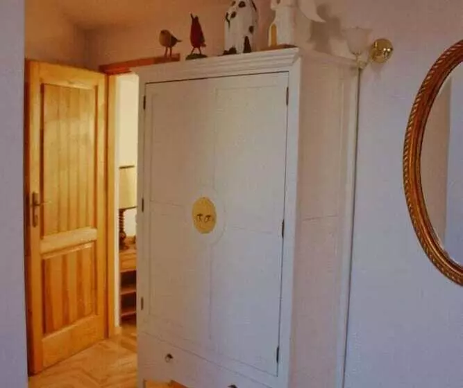 تختخواب و صبحانه Kolory Guest House