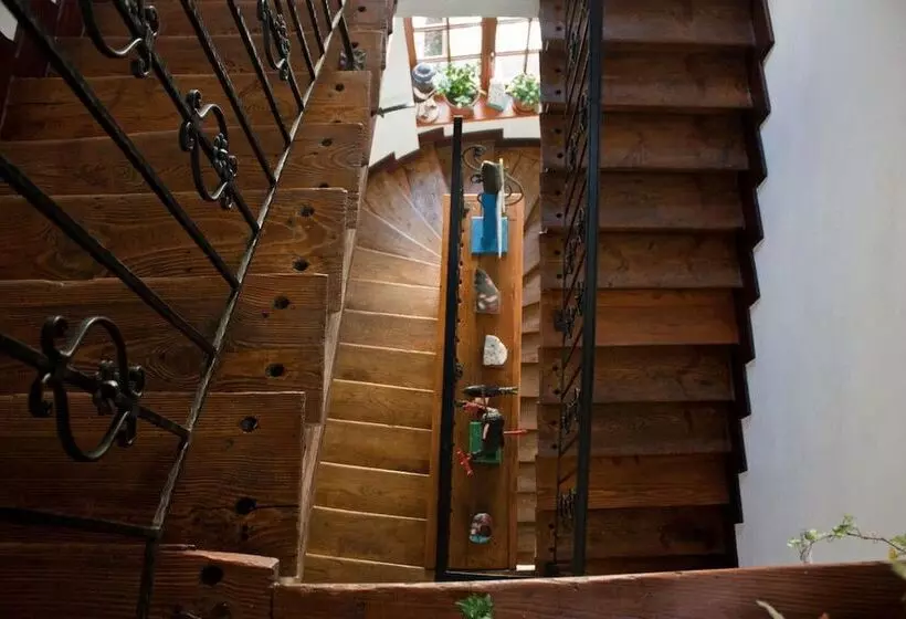 تختخواب و صبحانه Kolory Guest House