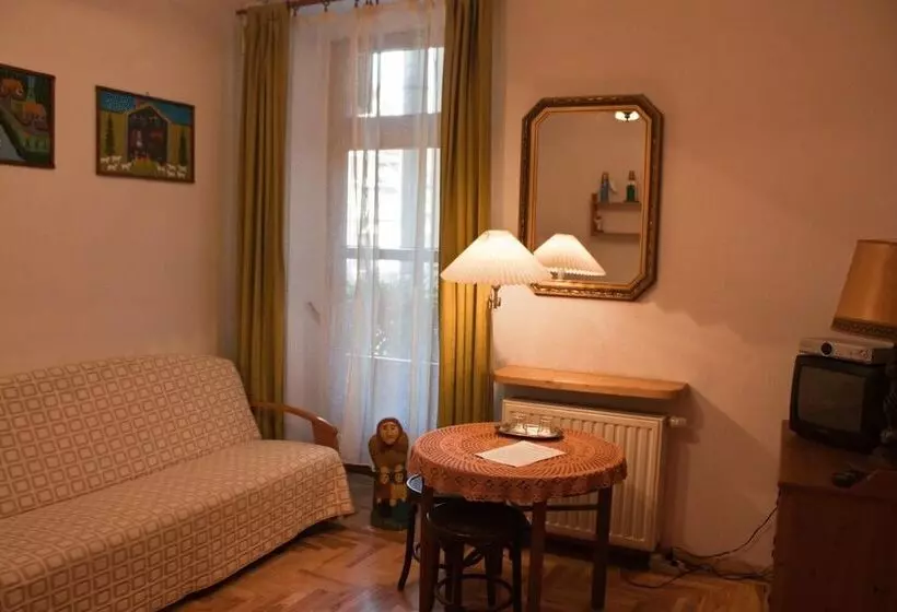 تختخواب و صبحانه Kolory Guest House