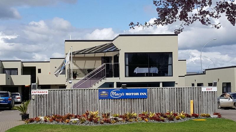 בית מלון כפרי Asure Macy's Motor Inn