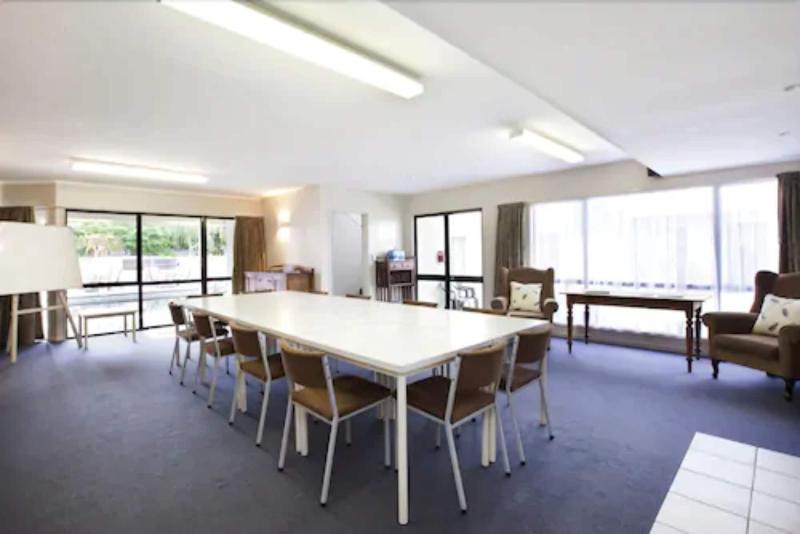 בית מלון כפרי Asure Macy's Motor Inn