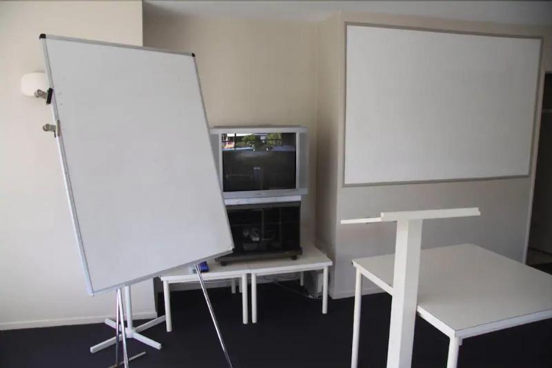 בית מלון כפרי Asure Macy's Motor Inn