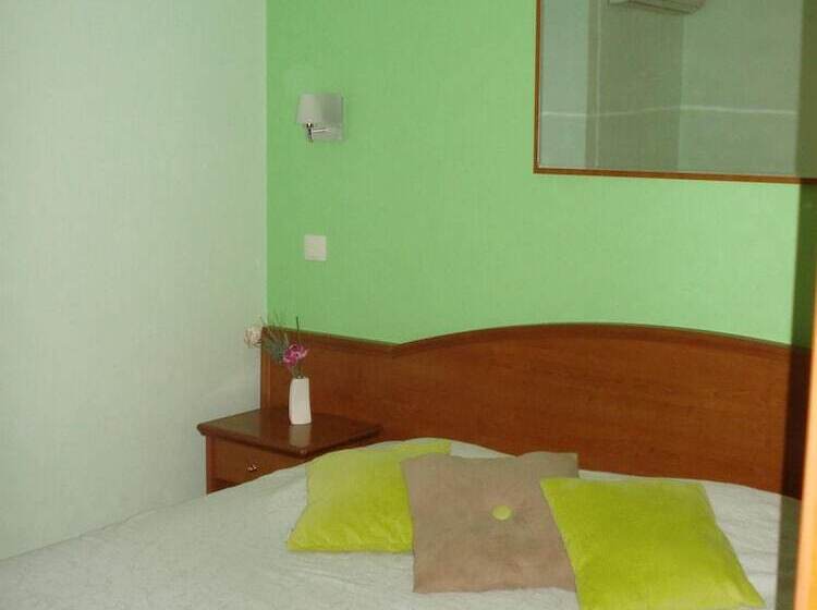 ホテル Chambres D Hôtes La Chaumière