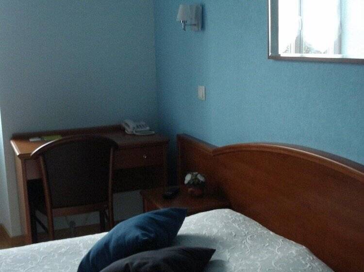 ホテル Chambres D Hôtes La Chaumière