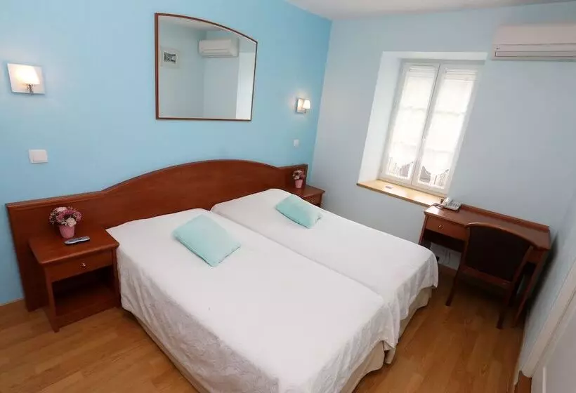 Отель Chambres D Hôtes La Chaumière