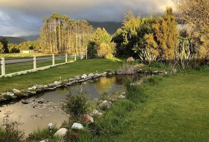 בית מלון כפרי High Peaks