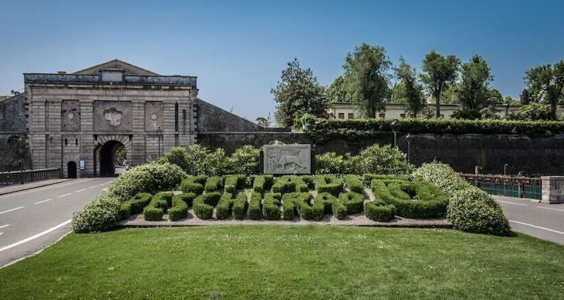 בית מלון כפרי Johnson