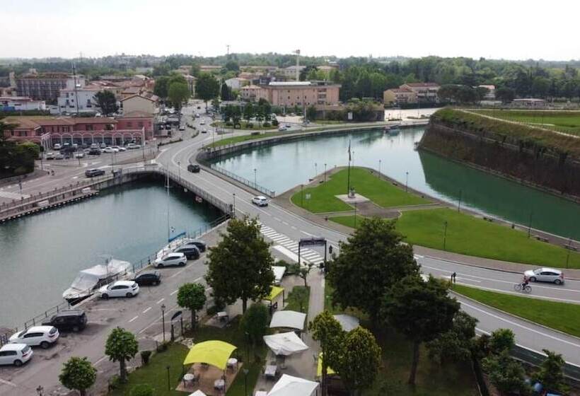 בית מלון כפרי Johnson