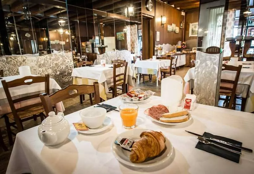 בית מלון כפרי Johnson