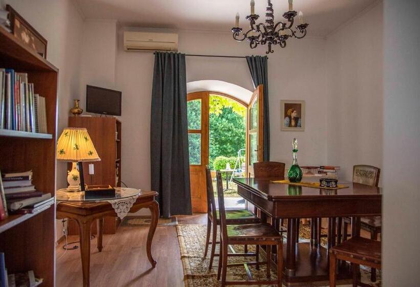 Hotel Kis Helikon Villa