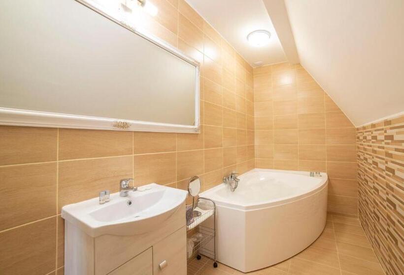 Hotel Kis Helikon Villa