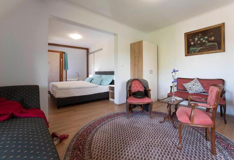 Hotel Kis Helikon Villa