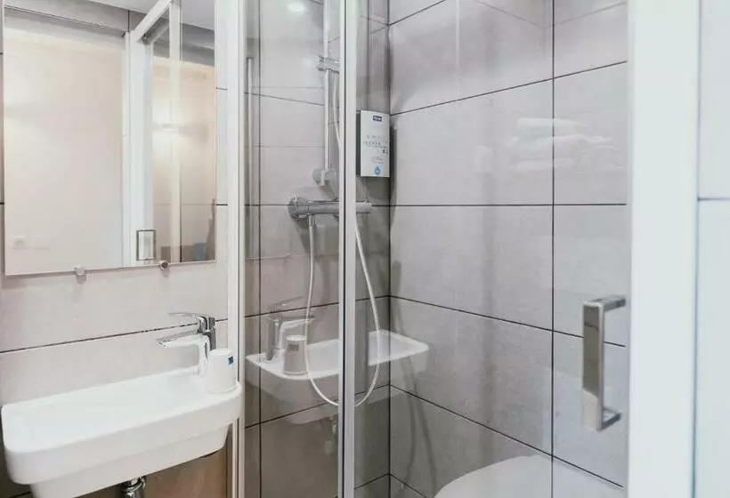 فندق Kyriad Direct Bordeaux Est Lormont