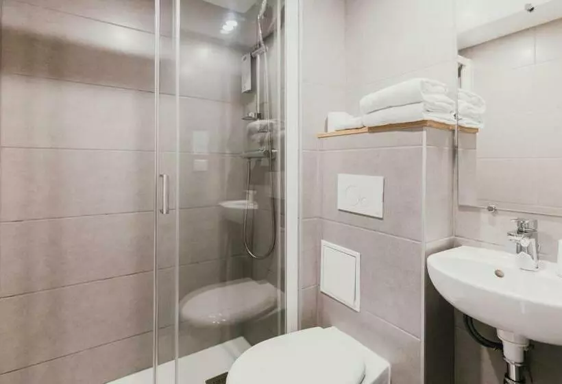 فندق Kyriad Direct Bordeaux Est Lormont