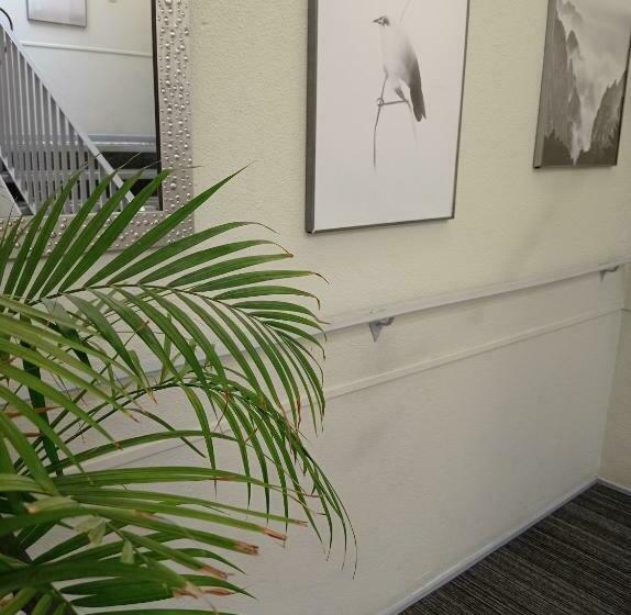 Отель Kyriad Direct Bordeaux Est Lormont