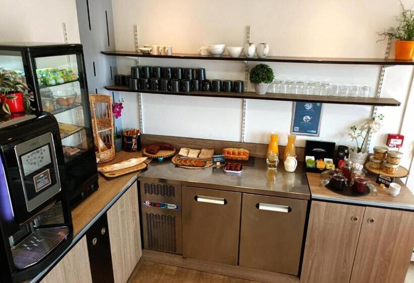 Отель Kyriad Direct Bordeaux Est Lormont