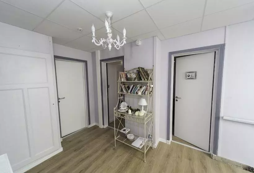 هتل La Villa Les Mots Passants