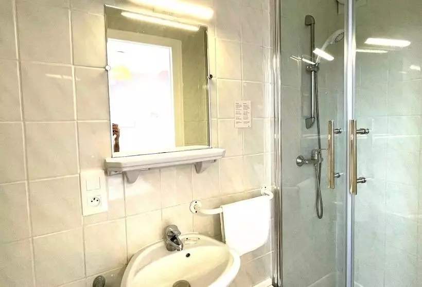 هتل La Villa Les Mots Passants