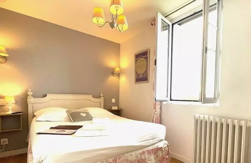 هتل La Villa Les Mots Passants