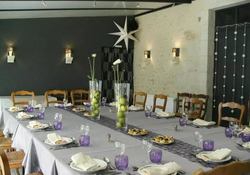 Hotel Logis Hôtel & Restaurant Le Montligeon