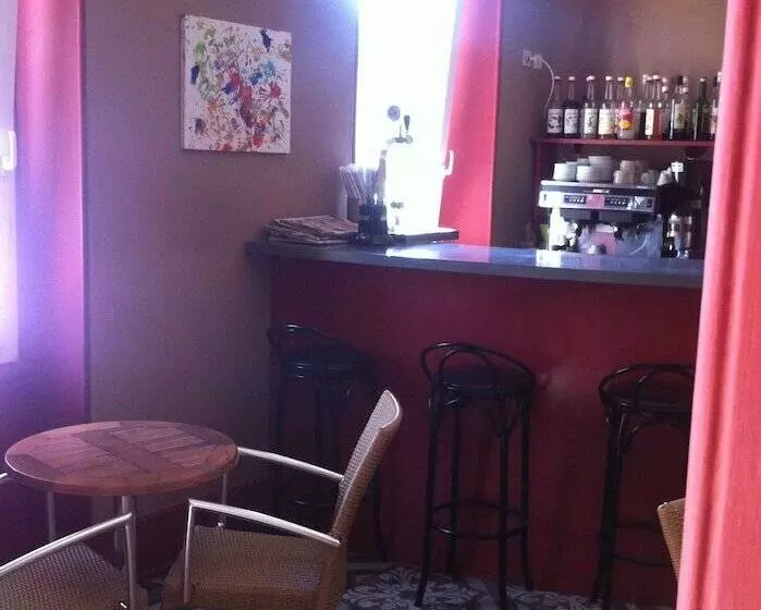 Logis Hotel Le Clos Des Oliviers