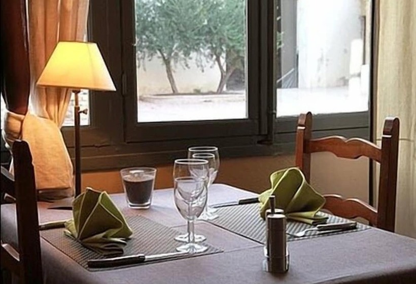 Logis Hotel Le Clos Des Oliviers