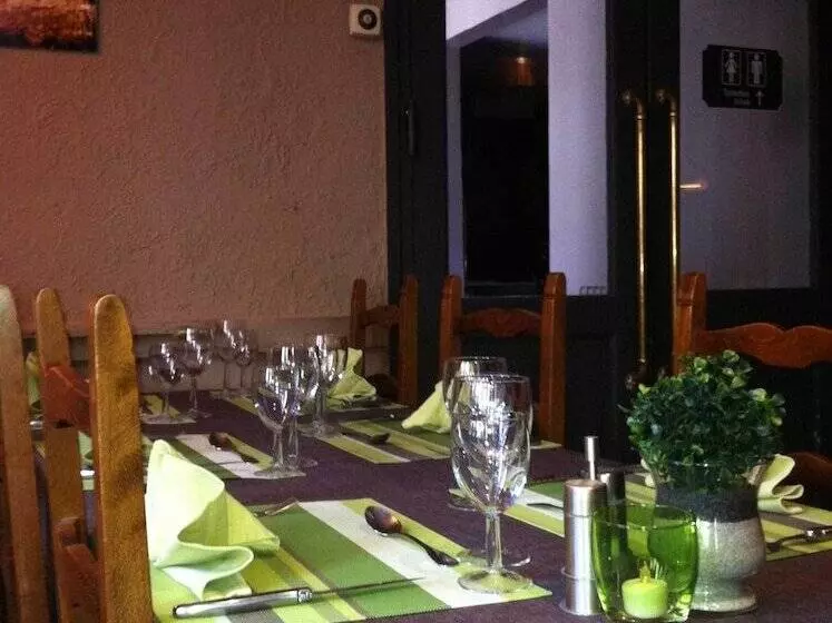 Logis Hotel Le Clos Des Oliviers