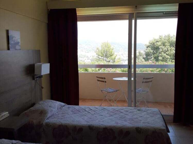 Logis Hotel Le Col De L Ange