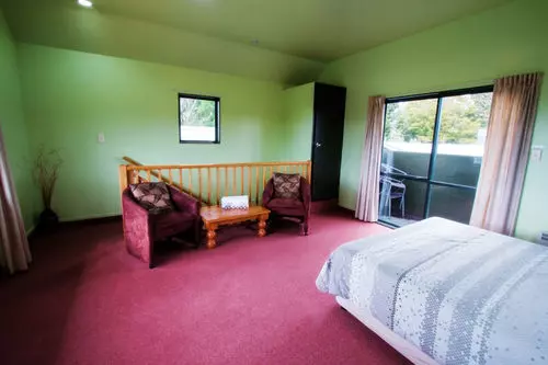 Pohutu Lodge Motel