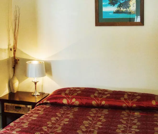 Pohutu Lodge Motel