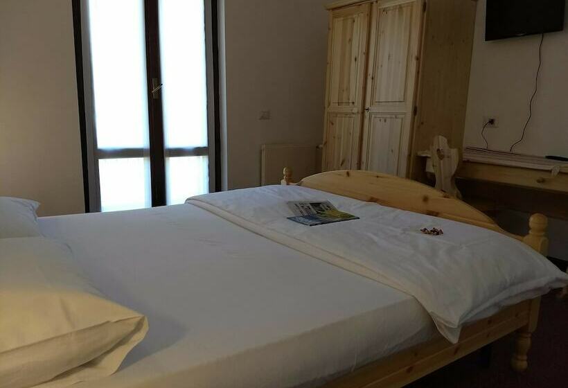 Отель Ristorante Sassi Rossi