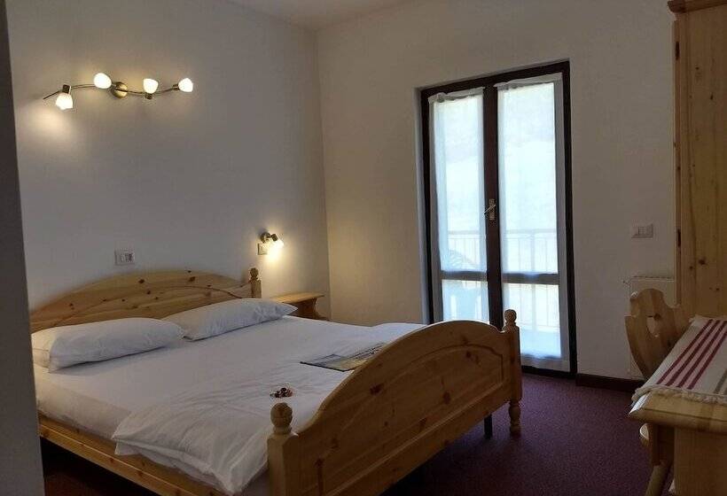 Отель Ristorante Sassi Rossi